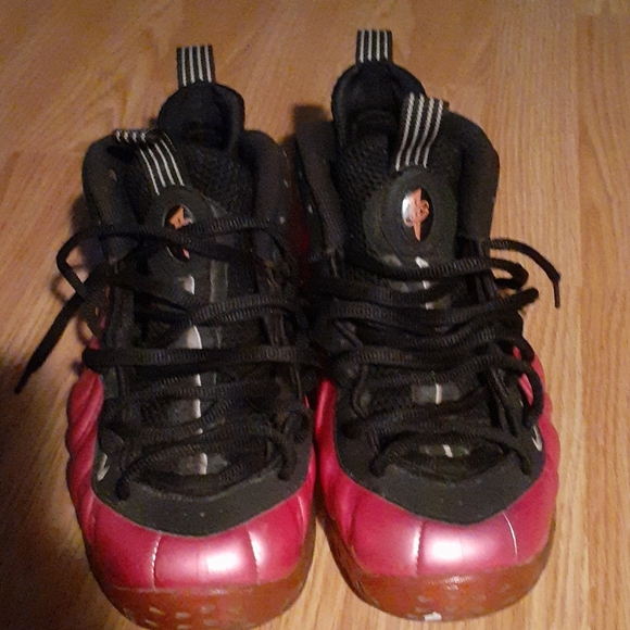 Nike foam posits